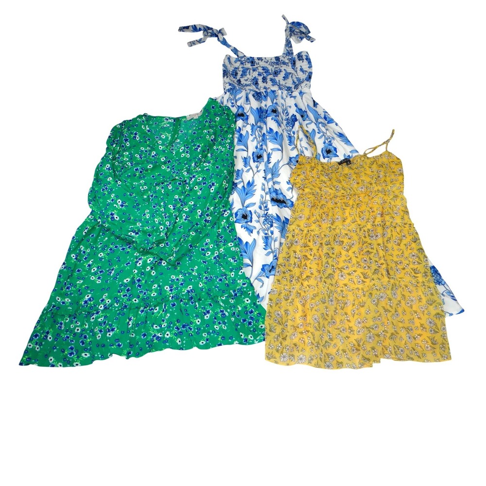 Lot of 3 Spring/Summer/Vacation Shower Occasion Floral Femme Dresses Size Medium